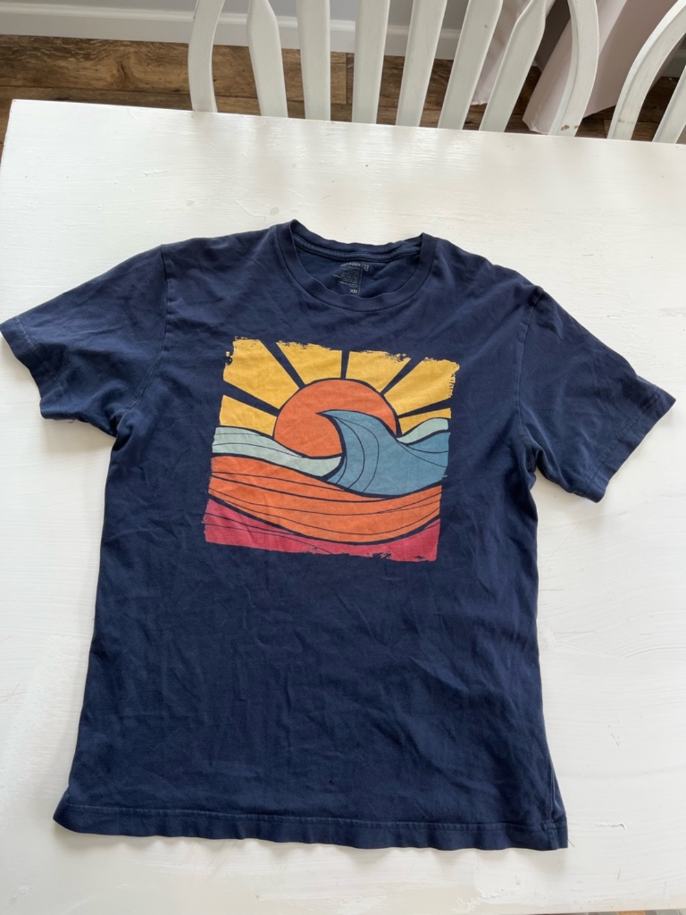 Old Navy Navy Short-Sleeve Tee with Sunset Wave Graphic Unisex